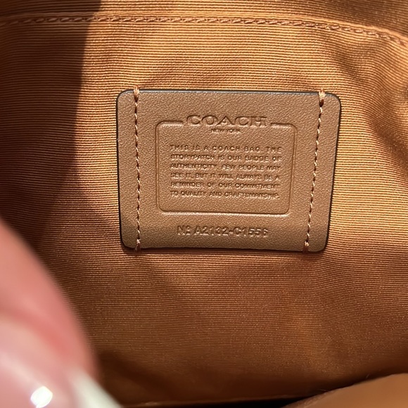 Authentic COACH messenger bag , BRAND NEW w/ tags - Picture 4 of 5